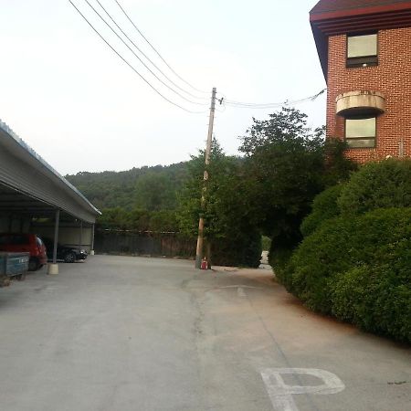 Feel Motel Пхочхон Екстер'єр фото